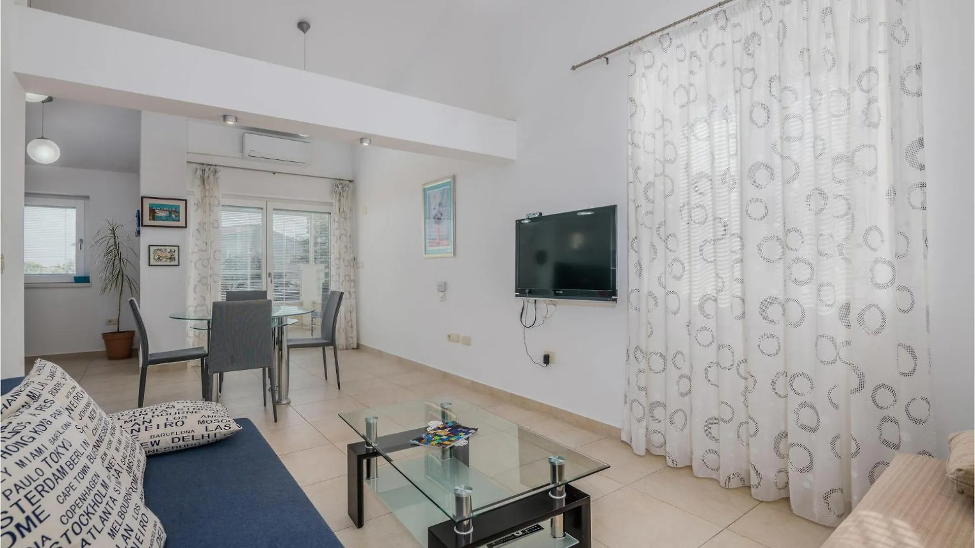 2 Bedroom Awesome Apartment In Salatici Salatic