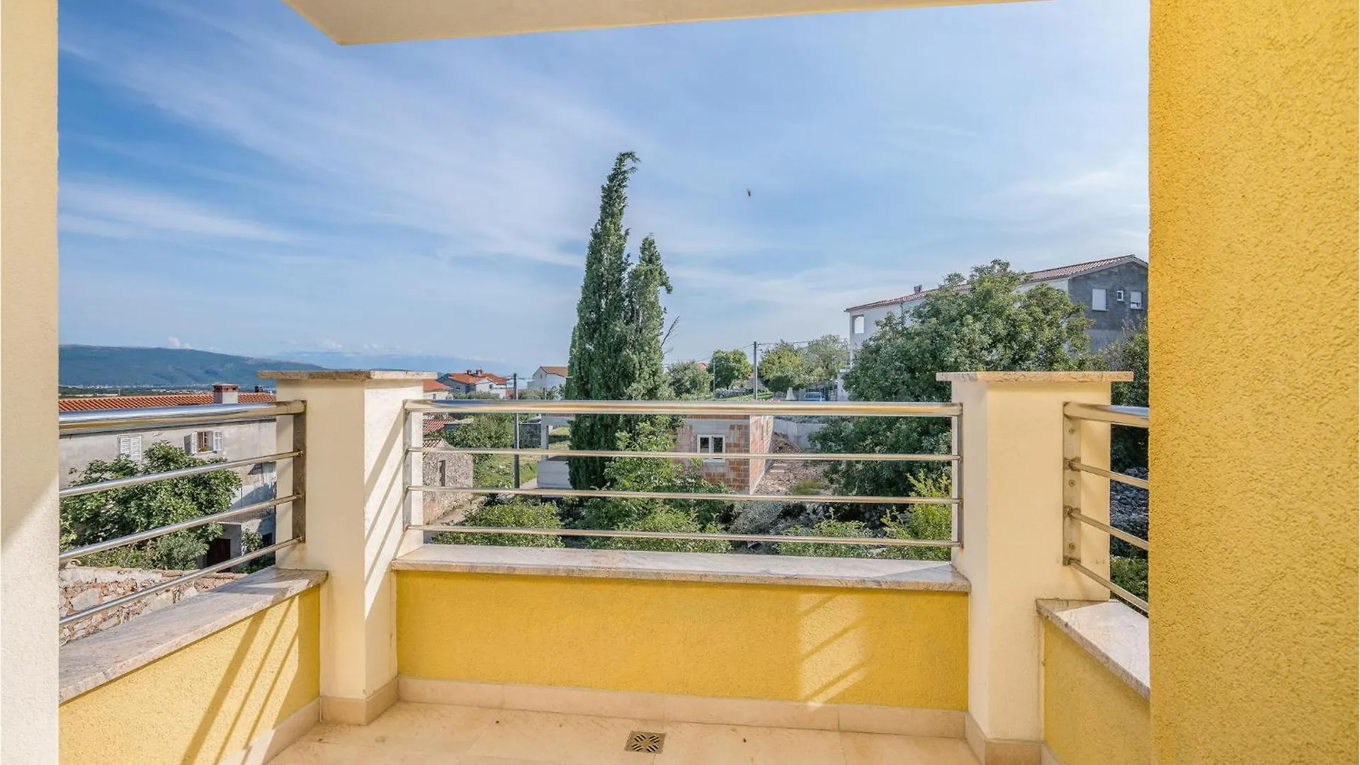 2 Bedroom Awesome Apartment In Salatici